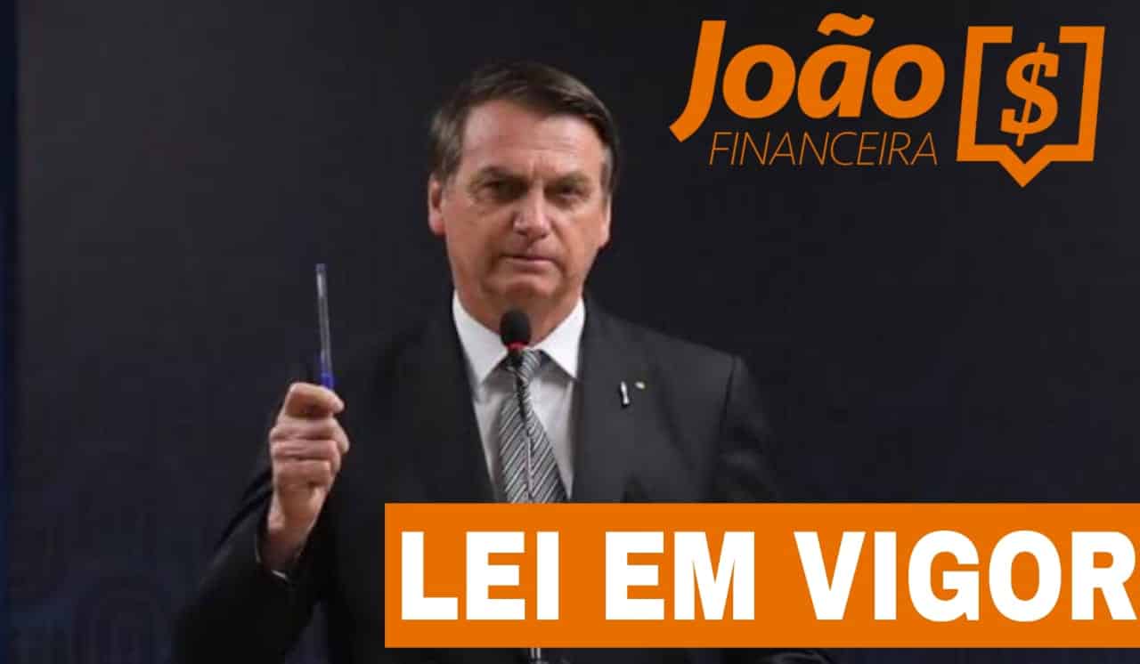 Através de uma lei que foi sancionada dia 30 de março desse ano de 2021 pelo Presidente da República Jair Messias Bolsonaro declara suspensão facultativa de até 120 dias sobre o pagamento das parcelas dos empréstimos consignados, com a reformulação de juros contratados.