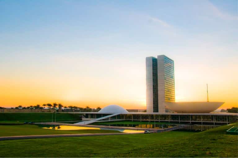 Está marcada a reunião deliberativa para finalmente ser aprovado o 14º salário por uma comissão da Câmara dos Deputados! Confira: