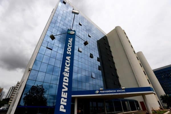 Segurados do INSS devem se enquadrar dentro de requisitos para poderem ter direito à Justiça Gratuita devido uma nova MP! Confira: