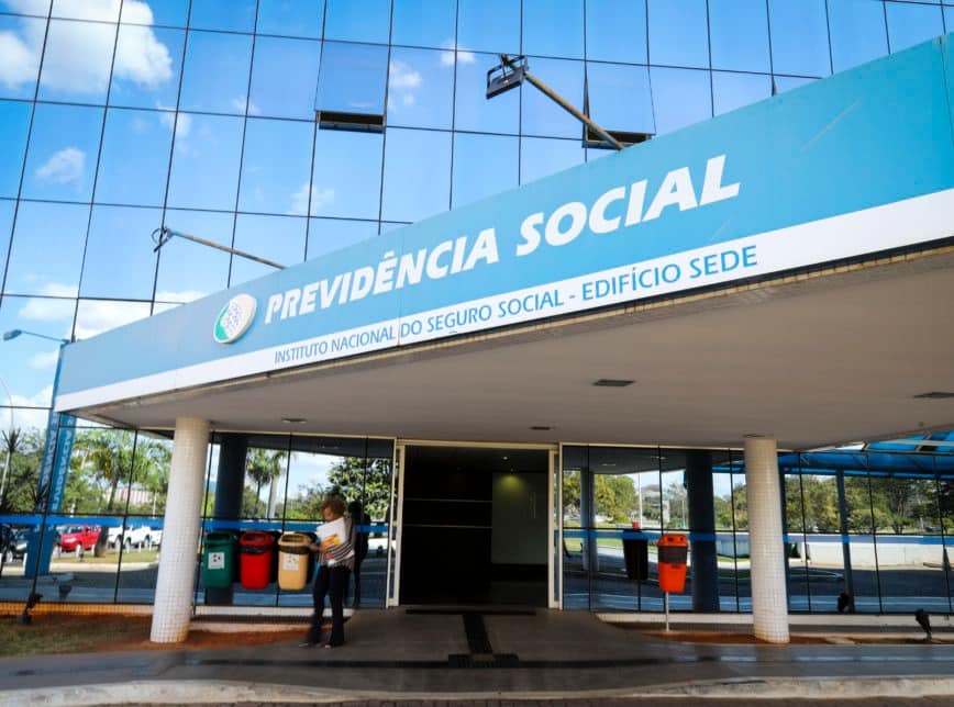 Décimo quarto salário para os aposentados