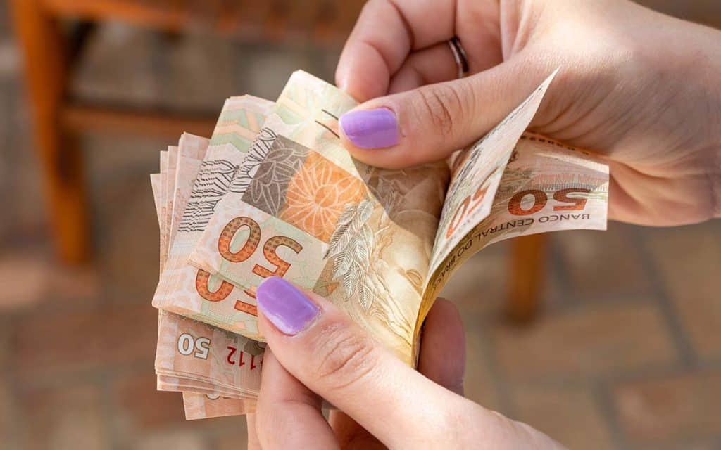Conforme a nova projeção da inflação o valor do salário mínimo para 2022 terá um dos maiores reajustes dos últimos anos! Confira: