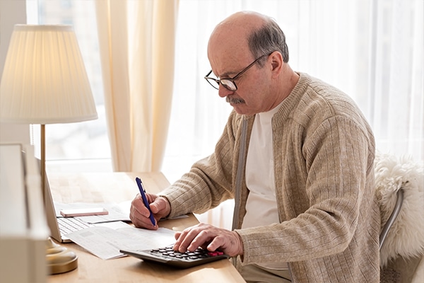 Diversos aposentados, pensionistas e outros beneficiários do INSS estão tendo problemas ao acessar o sistema! Entenda melhor! (Fonte/Edição João Financeira)