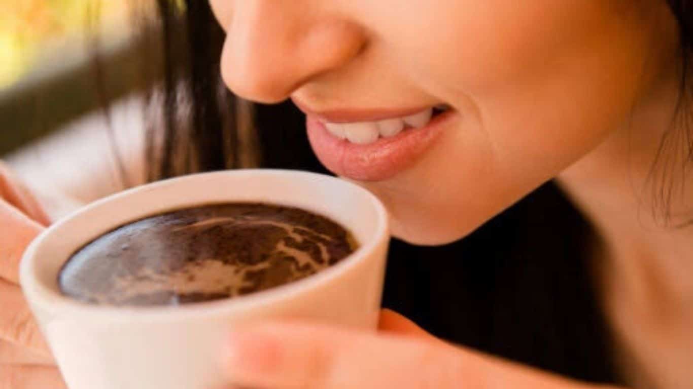 Dentes saudáveis: Descubra os PIORES alimentos e bebidas para a sua saúde bucal! Proteja seu sorriso agora mesmo!