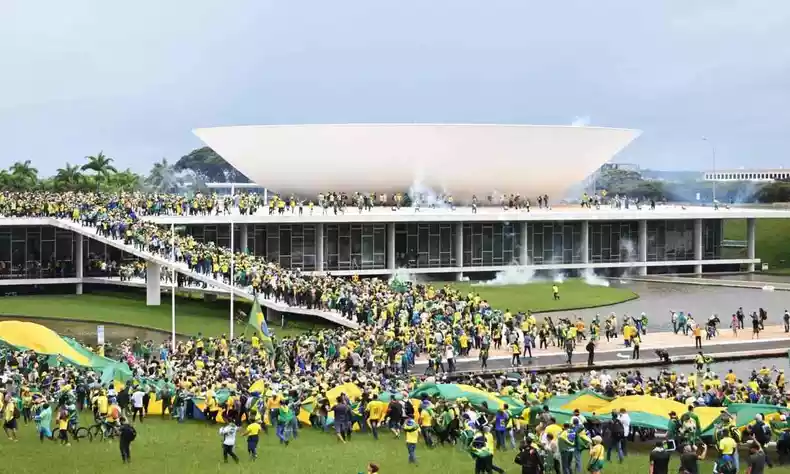 Investigação da PF desvenda financiamento por trás dos atos golpistas