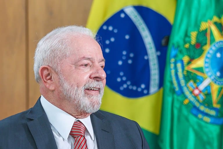 LULA anuncia PAGAMENTO DO DÉCIMO TERCEIRO SALÁRIO DO INSS- Confira o calendário oficial