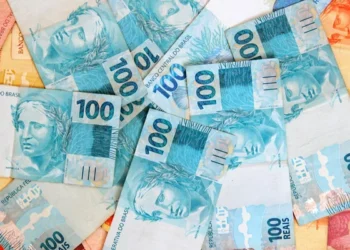 Aposentados e pensionistas recebem 13º salário INSS!