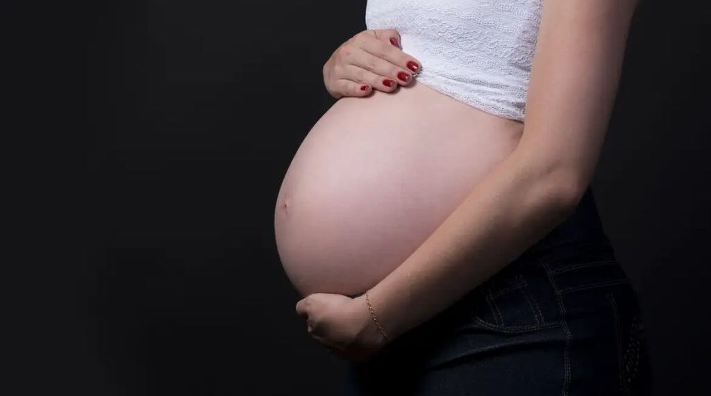 Aprenda como solicitar salário maternidade