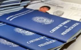 imagem de carteiras profissionais para falar do Bolsa Trabalho