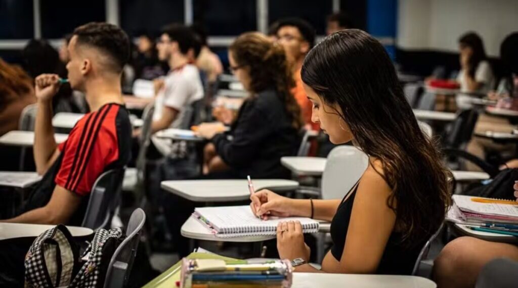 imagem dos estudantes para fazer ENEM 2024