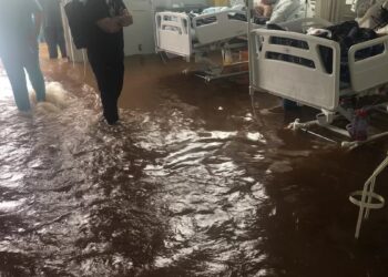 Imagem do hospital alagado