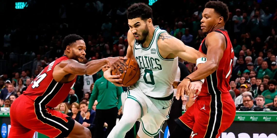 imagem dos times nas finais da NBA de 2024