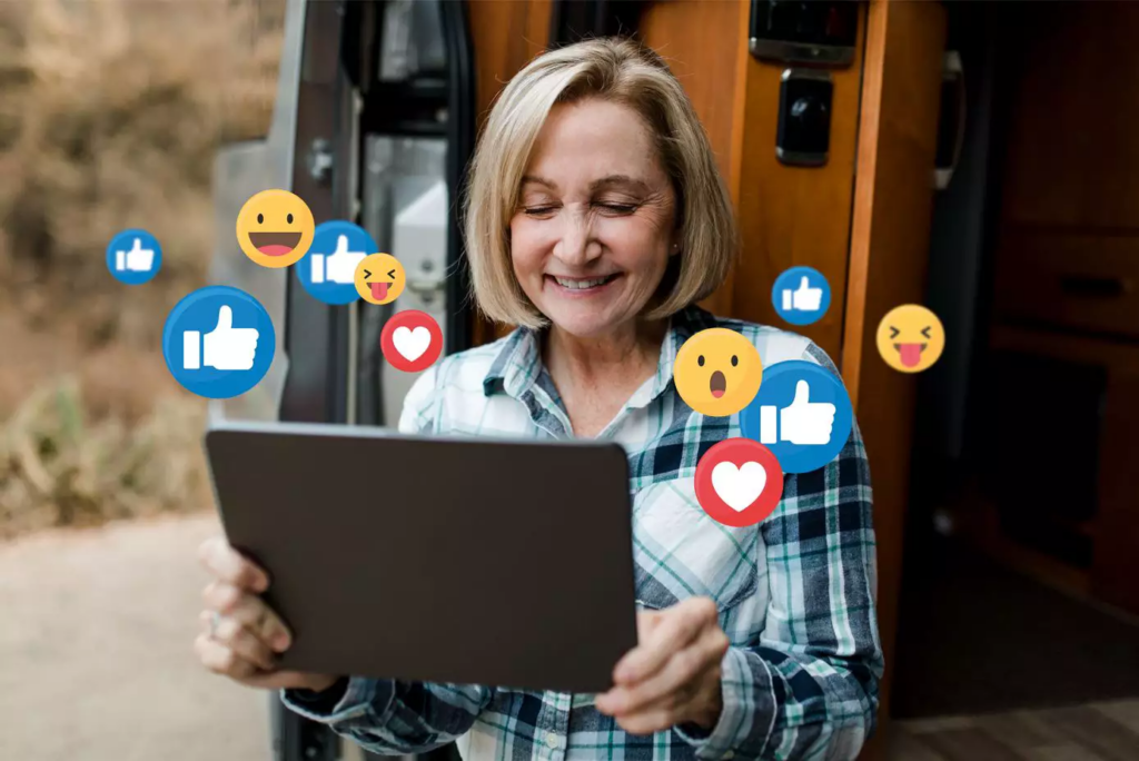 Idosa nas redes sociais - lançamento da primeira rede social para idosos
