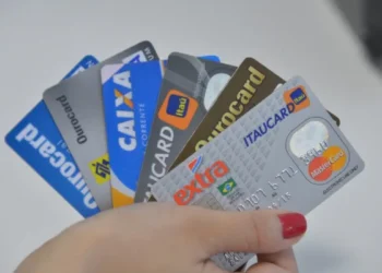 ATENÇÃO: Nova Lei do Cartão de Crédito Alivia o Bolso dos Brasileiros – Benefícios para Trabalhadores e Aposentados!